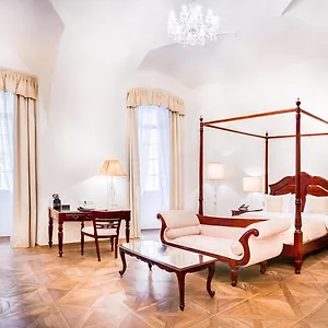 https://savic.praguehotelsweb.com